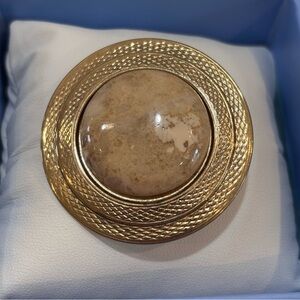 Elegant Gold and Tan Brooch